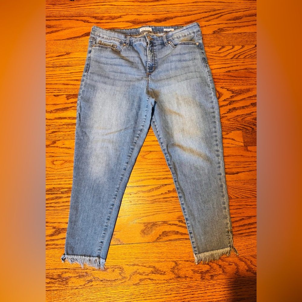 sofia by sofia vergara Light Blue Ankle Crop Jeans